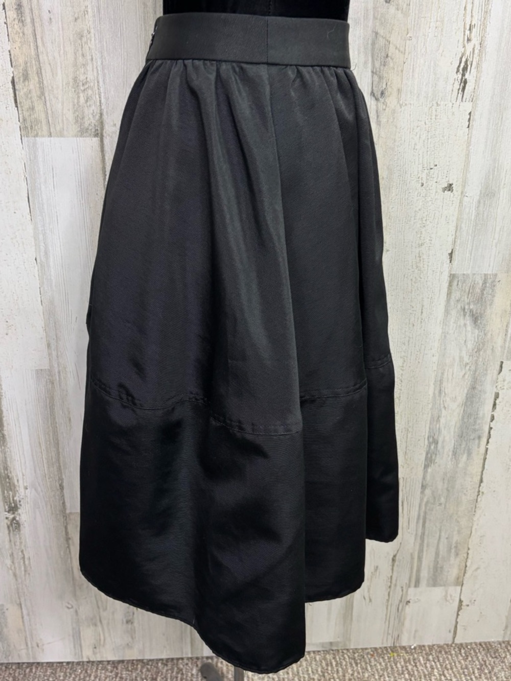 Express‎ Black A-Line Balloon Skirt with Soft Gathered Waist - Picture 6 of 8